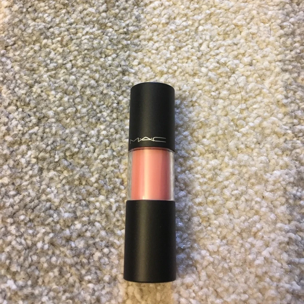 NEW MAC Versicolour Stain